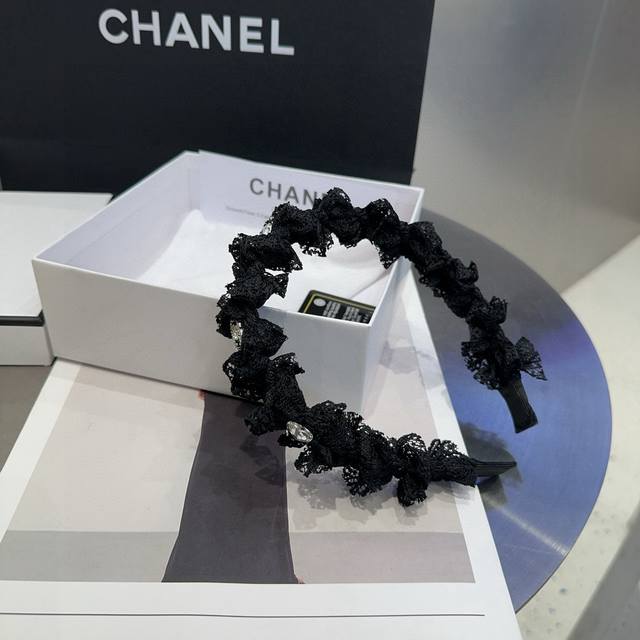 配包装盒 Chanel 香奈儿 最新款小香蕾丝发箍，超级好看！名媛范儿十足，小仙女必备