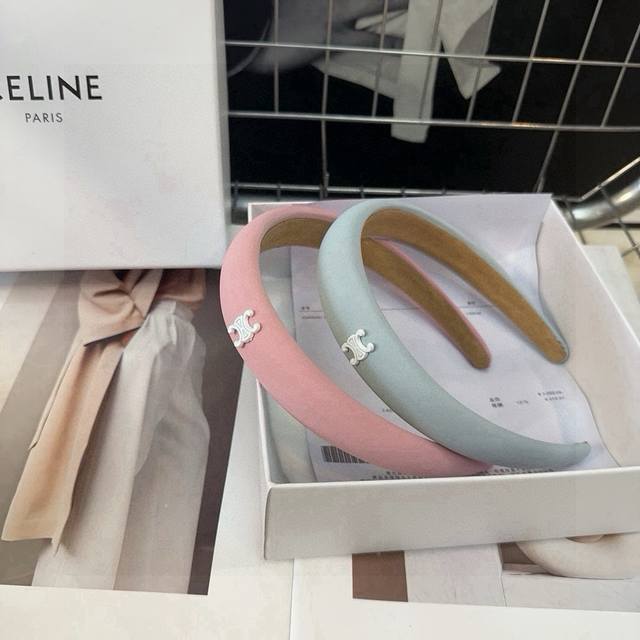 配包装盒 Celine 赛琳 凯旋门新款发箍，精致舒适，非常时尚百搭！女神必备单品