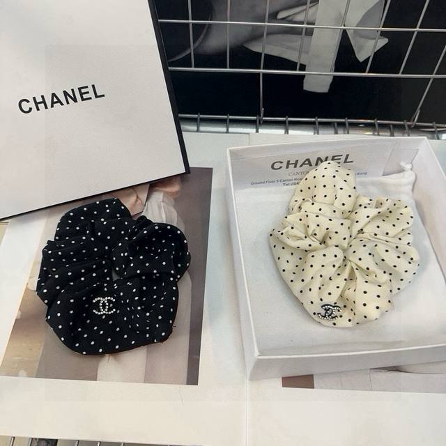 配包装盒 Chanel 香奈儿 最新小香波点发圈 简单实用，时尚潮流！小仙女必备