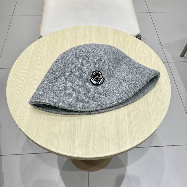 Moncler蒙口秋冬双面戴小众渔夫帽子女可折叠显脸小纯色百搭简约出游休闲盆帽