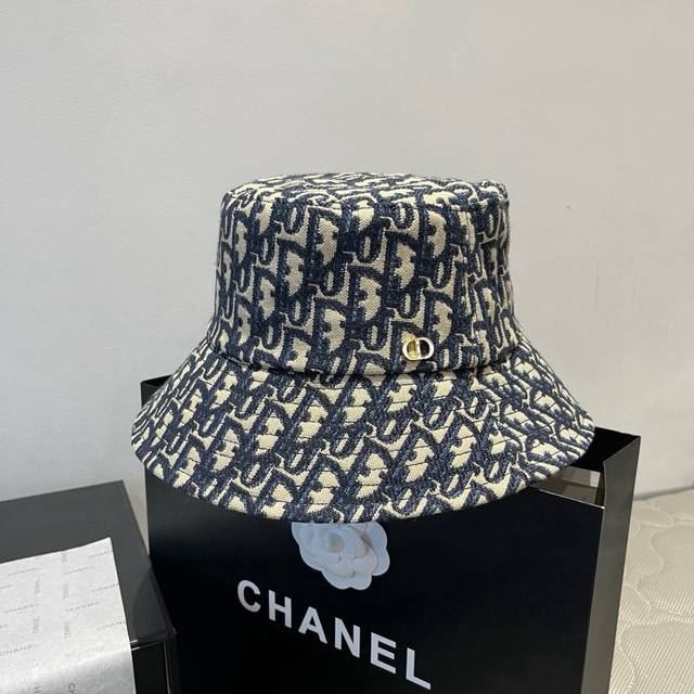 Dior迪奥新款渔夫帽