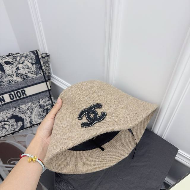 Chanel 新款羊毛针织帽