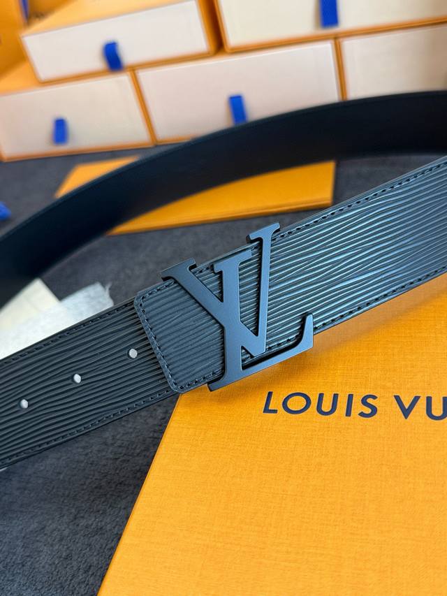 Lv 代工厂P货品 4.0宽度 可验货，正品一体铸造五金，原厂皮料。