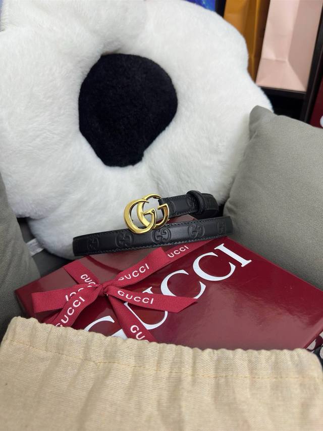 Gucci Aad5L 百搭黑色Gg压花 2.0Cm 平面Gg扣