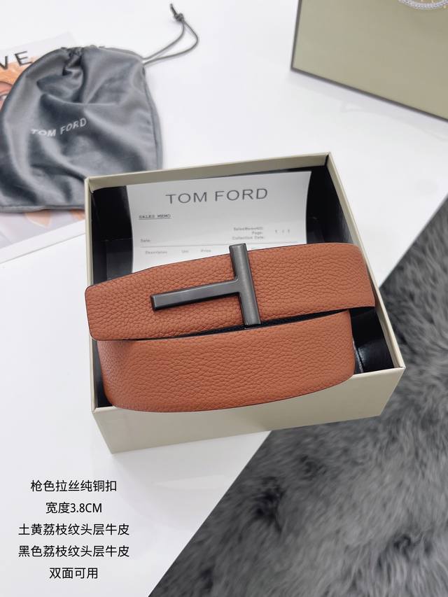 汤姆福特 原单货品 宽度 3.8Cm 经典荔枝纹头层牛皮，双色搭配，双面可用。 经典T字形纯铜扣头 多色可选