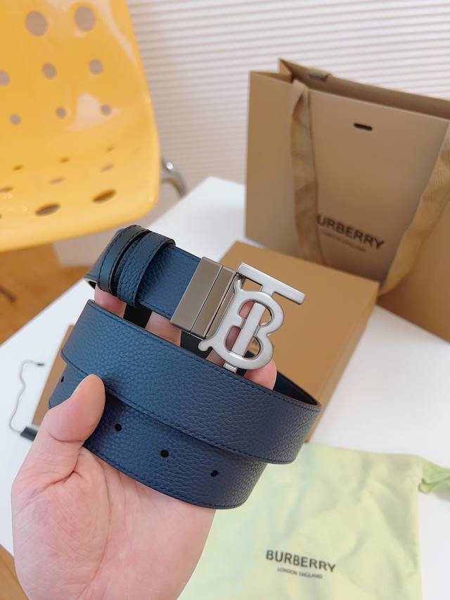 巴宝利 带宽34Mm 正品尺寸 专柜精品扣，真空电镀，工艺精细 天然头层牛皮.质感十足，手感柔软。时尚个性，经典百搭！可自行选择搭配，自行裁剪！