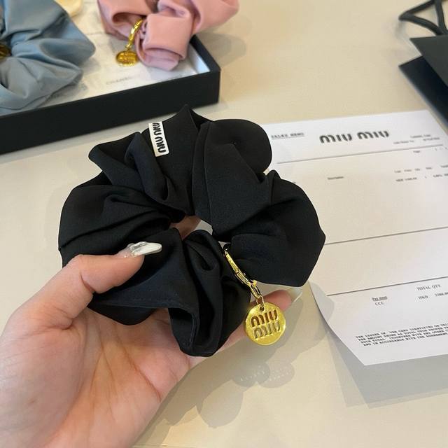 Miumiu缪缪新款发圈