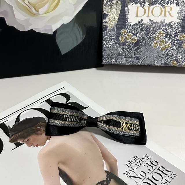 特 配专柜包装 Dior 迪奥 最新蝴蝶结中古发夹# 信我！人手必备的单品 这件必须买 洋气神仙颜值 小仙女要收了它，谁戴谁好看～