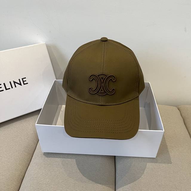 Celine赛琳 新款经典休闲潮流款 棒球帽日韩风格，随便搭配都超好看！出门旅游，绝对要入手的一款
