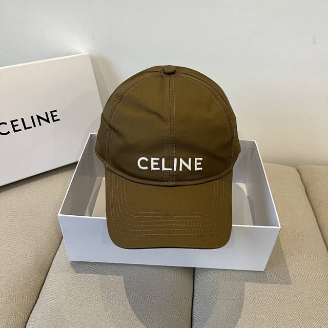 Celine赛琳 新款经典休闲潮流款 棒球帽日韩风格，随便搭配都超好看！出门旅游，绝对要入手的一款