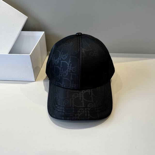 Dior迪奥 新款走量简约棒球帽，新款出货，大牌款超好搭配，赶紧入手！