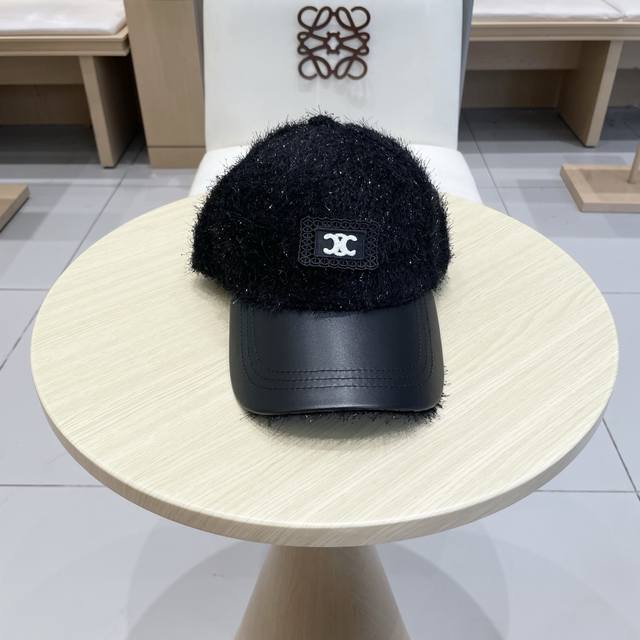 塞琳Celine时尚毛绒棒球帽百搭显脸小鸭舌帽造型帽子女秋季