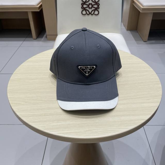 Prada 普拉达 新品棒球帽 代购版本！时尚潮流，高端做工！非一般的品质，细节看实拍哦 ”