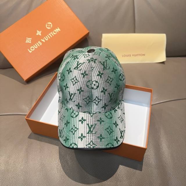配盒子布袋，Lv路易威登新款原单棒球帽，Lv渐变提花，专柜1:1开模订制，原版帆布面料+头层牛皮，轻盈透气！质量超赞，基础头围56，贴片可调节。
