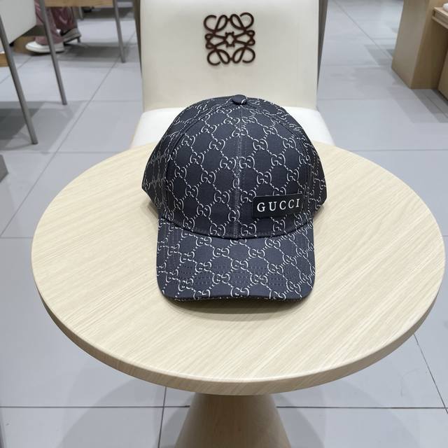 古奇棒球帽Gucci官网新品，棒球帽，原单品质火爆来袭 工艺非常精美 高档大气上档次！低调奢华，方便携带！跑量！K