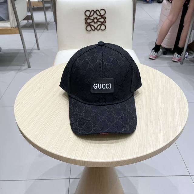 古奇棒球帽Gucci官网新品，棒球帽，原单品质火爆来袭 工艺非常精美 高档大气上档次！低调奢华，方便携带！跑量！