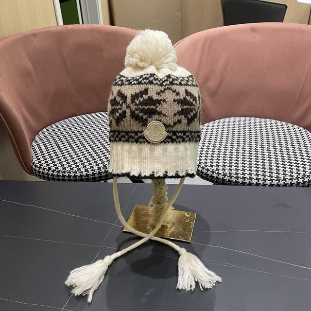 蒙口Moncler 复古提花保暖针织帽子女2025秋冬季休闲百搭防寒护耳包头帽显脸小