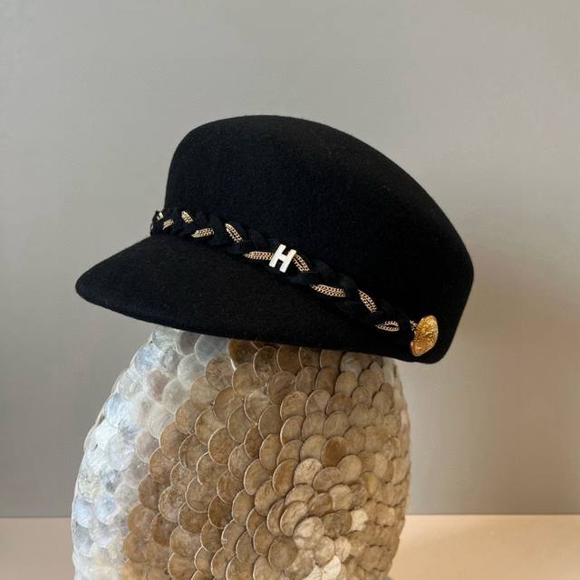 爱马仕羊毛鸭舌帽军帽，洗水皮帽檐，百分百%羊毛，头围57Cm