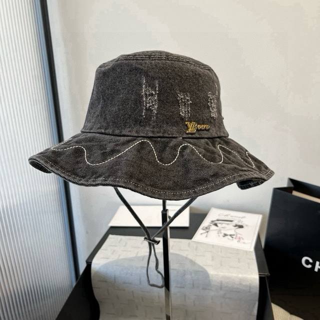 Lv牛仔渔夫帽，头围57Cm