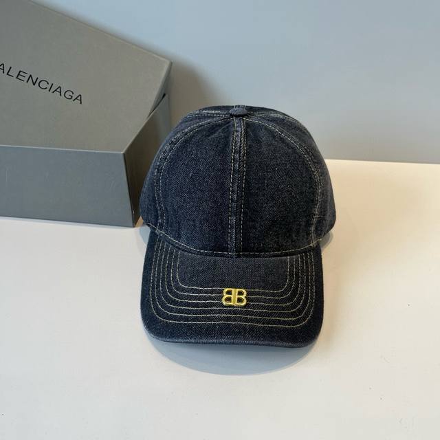 Balenciaga巴黎世家新款Logo棒球帽，很酷的色系，男女佩戴都有不同Style，第一批抢先出货！巴黎粉必入款！