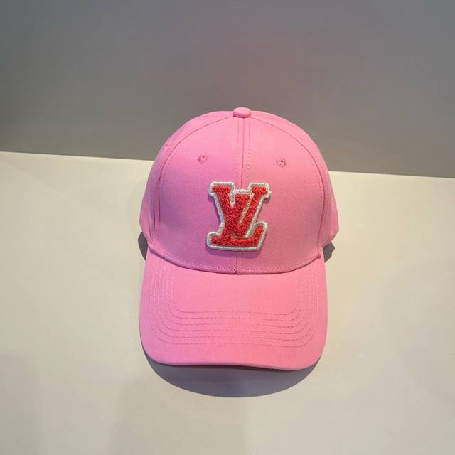 路易威登棒球帽 Louisvuitton新款Lv棒球帽，重工打造高端大气，百搭款男女通用！跑量！