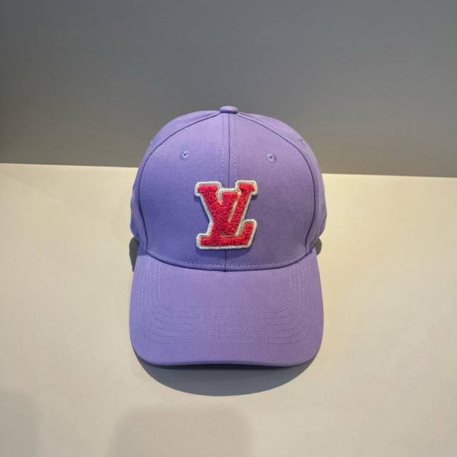 路易威登棒球帽 Louisvuitton新款Lv棒球帽，重工打造高端大气，百搭款男女通用！跑量！