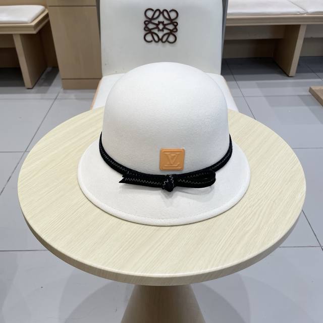 黑色 白色 Lv路易威登赫本风百分百羊毛材质羊毛渔夫帽女秋冬法式复古圆顶保暖盆帽优雅气质百搭礼帽