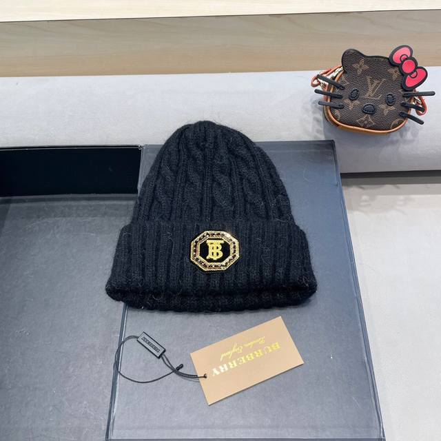 巴宝莉Burberry 新款针织麻花毛线帽女秋冬季护耳防寒保暖帽子字母贴布冷帽潮