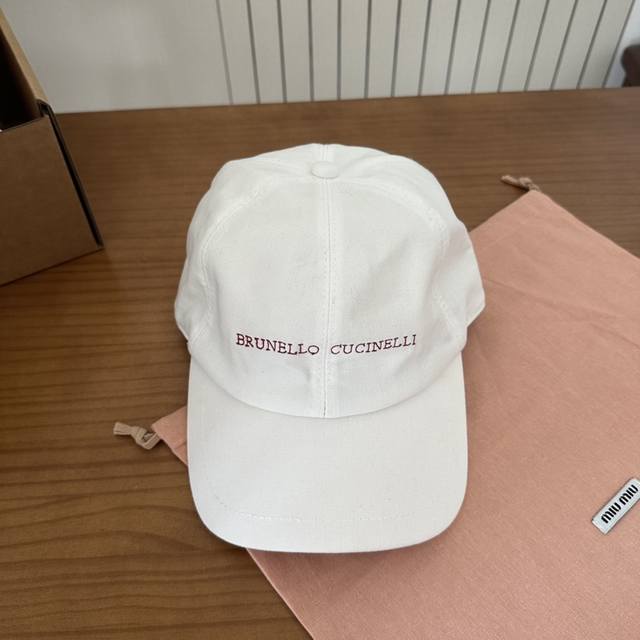 Brunello Cucinelli布鲁内洛 库奇内利 专柜新款高版本亚麻棒球帽，大牌同步，超好出货！ 颜色做的太特别了～ 闭眼入 全是显白的颜色 男女同款
