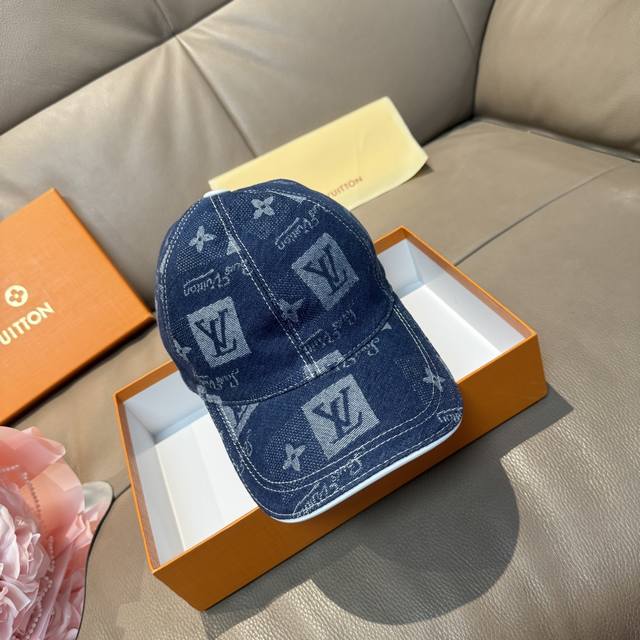 配盒子布袋，Lv路易威登新款原单棒球帽，Lv牛仔提花，专柜1:1开模订制，原版帆布面料+头层牛皮，轻盈透气！质量超赞，基础头围56，贴片可调节。