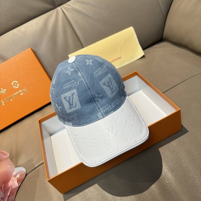 配盒子布袋，Lv 路易威登 新款原单棒球帽，牛皮压花，1:1开模订制，原版牛仔布料，做工细致完美，质量超赞，基础头围56，贴片可调节。