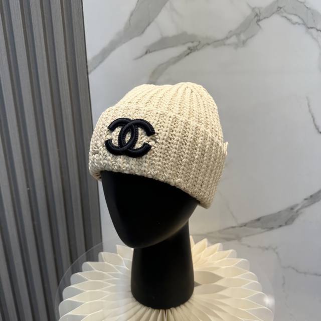 配防尘袋 香奈儿Chanel 新款针织帽，小红书，各大网红主推款！加厚更保暖，时尚流行质感一流，秋冬保暖最佳名品，赶紧订购哦，跑量款