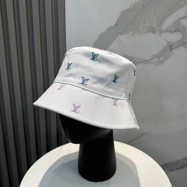 路易威登 Louisvuitton双面刺绣渔夫帽新款重工打造高端大气，百搭款男女通用！