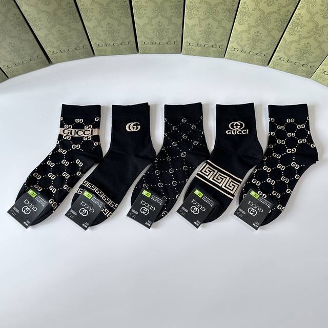特 配包装 Gucci 古驰 新款经典中长筒袜堆堆袜袜子！一盒五双， 专柜同步筒袜袜子，大牌出街，潮人必备超好搭。