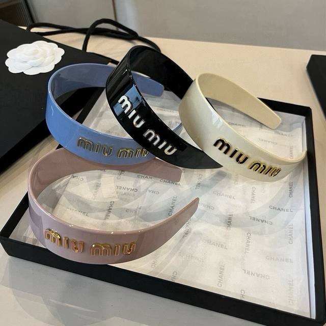 Miumiu缪缪亚克力发箍
