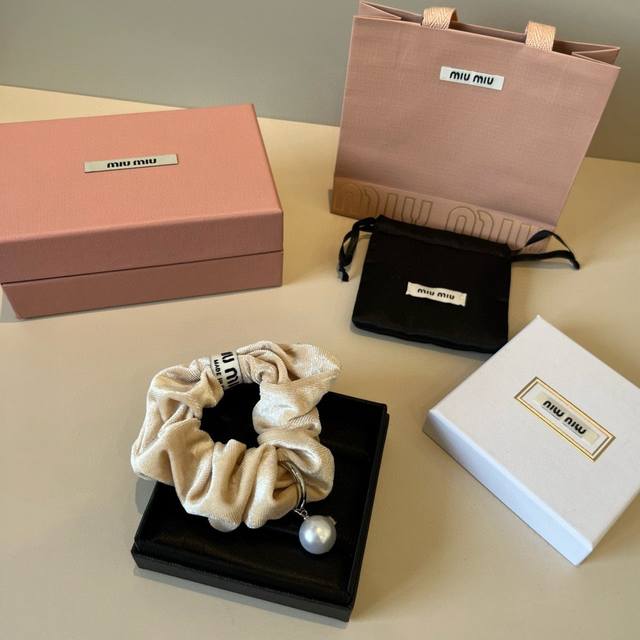 Miumiu缪缪新款发圈