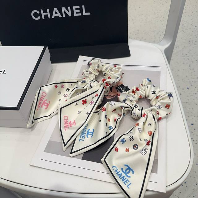 配包装盒 Chanel 香奈儿 最新小香飘带发圈 简单实用，时尚潮流！小仙女必备