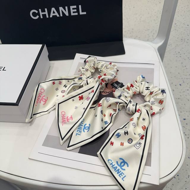 配包装盒 Chanel 香奈儿 最新小香飘带发圈 简单实用，时尚潮流！小仙女必备