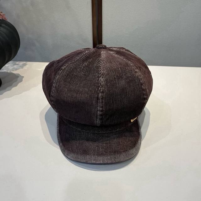 Miumiu缪缪新款鸭舌画家帽，头围57Cm