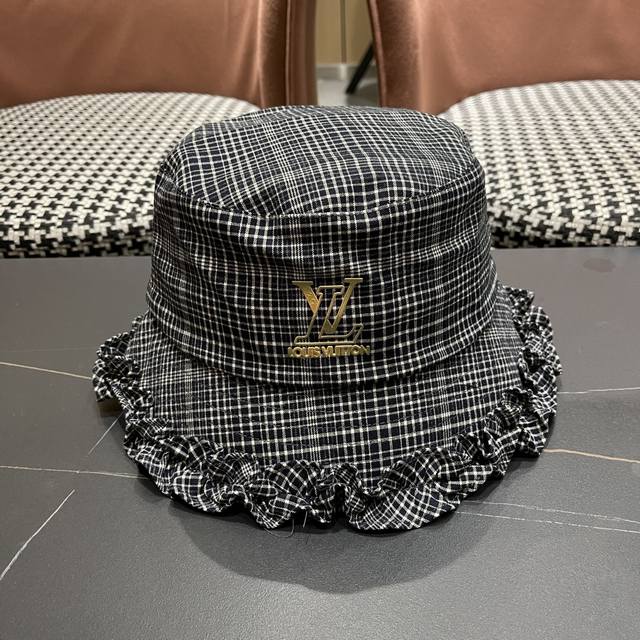 Lv路易威登 品脸小吸睛百搭英伦格子棉复古休闲厚秋女式木耳边盆渔夫帽