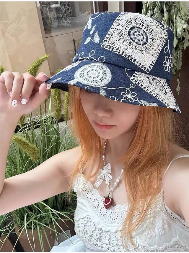 香奈儿2025潮流渔夫帽女春夏季新款绣花小沿显瘦韩版 酷炫青年街头男女帽子