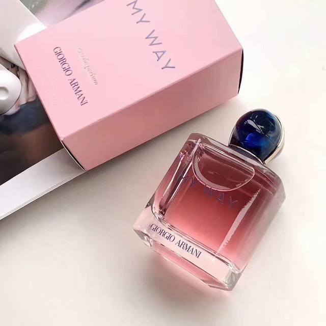 专柜品质 阿玛尼新晋男斩香！阿尼玛这一款明亮的花白香水，现展某种性女气质，同时水香的设计有致于力可持发续展！My Way是一款有强力而专一的陈，述传达了遵循己自
