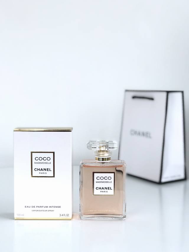 专柜品质 Chanel Coco 新版馥郁香水 Ed Ml Chanel Coco应该是名副其实的大街香了,但是却不影响大家买的热情原版的Coco因为实在是太多