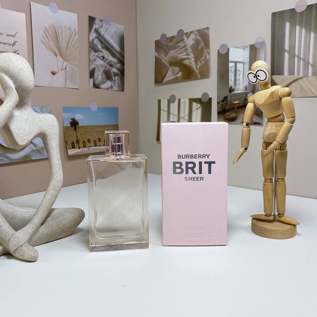 巴宝莉红粉恋歌 Ml Burberry Brit Sheer 2015 ， 2015 品牌：博柏利 属性：女香 香调：果香花香调 前调：荔枝日本柚子菠萝橘子 中