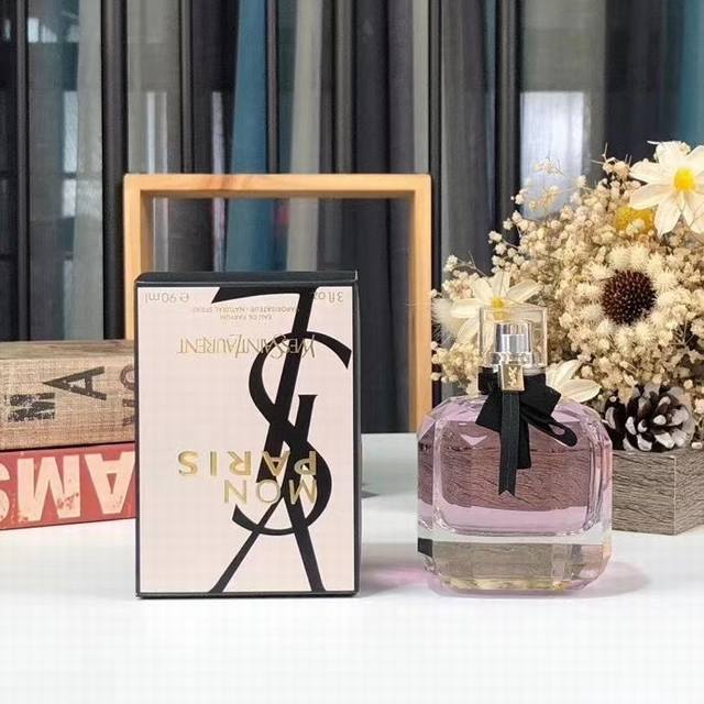 专柜品质 圣罗兰Ysl 反转巴黎香水 规格:90Ml Edp 淡香精 浪漫失魂恋爱果香 要说起“斩男香”，各大榜单一定不会漏掉Ysl的反转巴黎，说它是“失魂果”