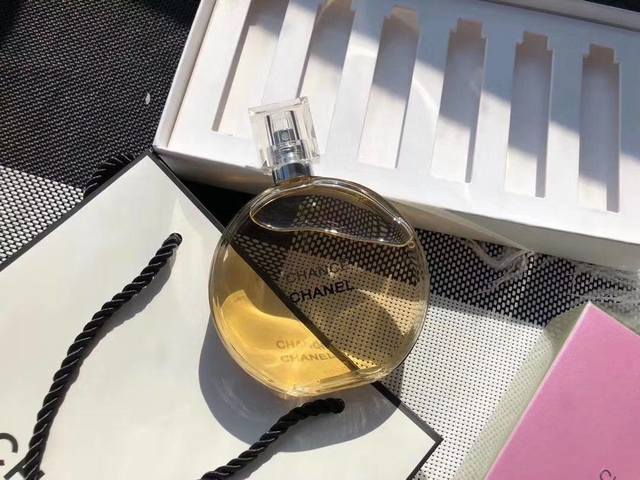 专柜品质 Ml 专柜品质50Ml Chanel香奈儿机遇黄邂逅Edt淡香精女士香水 香调 清新花香调 前味 菠萝、鸢尾、广藿香、粉胡椒、风信子 中味 茉莉、柠檬