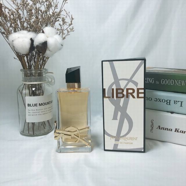 专柜品质 Ysl 圣罗兰 秋季新款女士香水自由之香Libre Edp浓香刻字90Ml 产品描述：本意是想体现坚强大胆和自由，前调没有那么刺激的强烈花香，不过中调