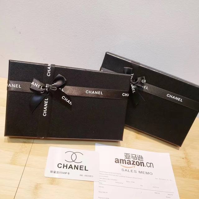 专柜品质 预热七夕Chanel香奈儿香水5件套，最强对版香水牛货，精致丝带礼盒包装。对版1：1好货！留香时间长达8小时！一盒五瓶装：香奈儿N5香水5Ml、香奈儿