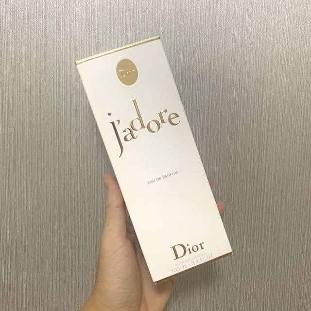专柜品质 实拍图 调价 Dior真我！生活并非是单调的黑白色，而应是璀璨华金，克丽丝汀迪奥 Dior 全新真我香水 又名真我香水 Ml，以和谐丰富的花香体现女性
