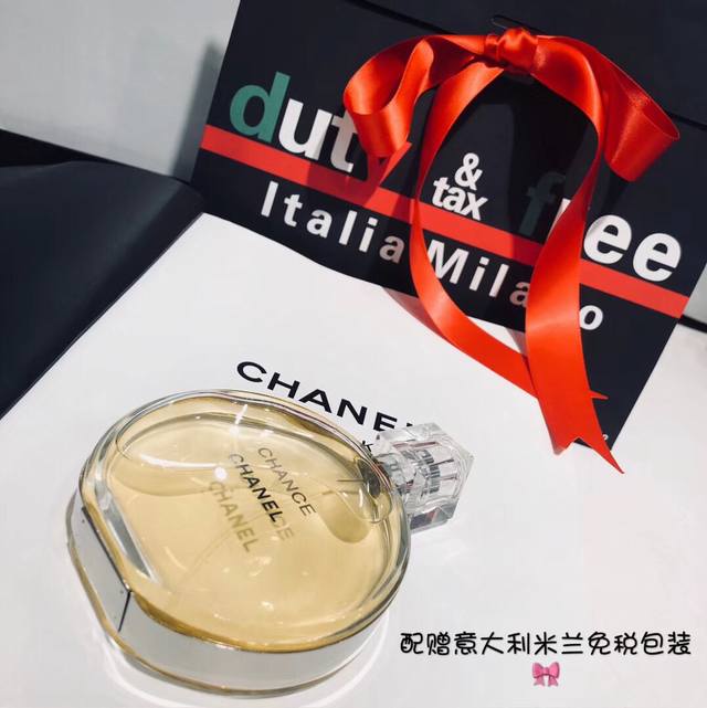 专柜品质 Chanel邂逅 黄邂逅 邂逅黄味道比较女人，但不会像5或者Coco那么女人，尾调木有脂粉感哦[偷笑]她更属于能体现成熟和优雅的一款香水。 容量： M